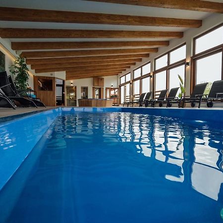 Bed and Breakfast Kotyogo Panzio Lupeni  Экстерьер фото