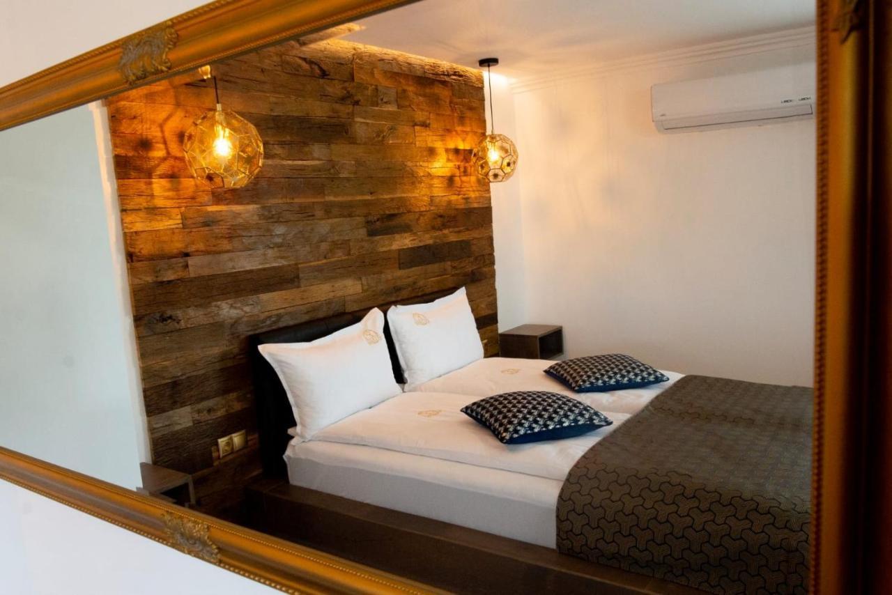 Bed and Breakfast Kotyogo Panzio Lupeni  Экстерьер фото