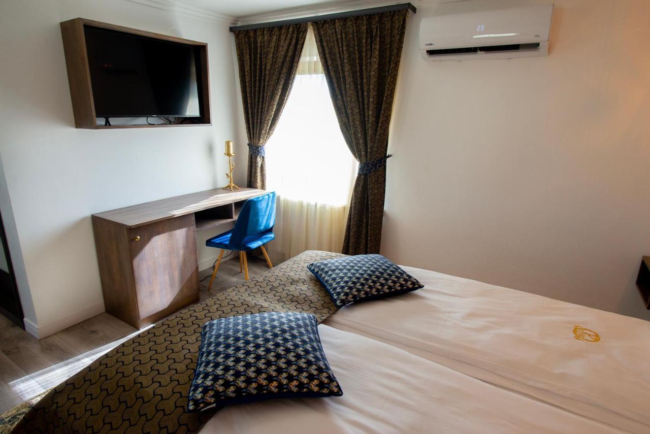 Bed and Breakfast Kotyogo Panzio Lupeni  Экстерьер фото